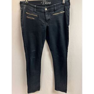 The Diva Womens Mid-rise Pocket zip front Accent Denim Jeans Dark wash